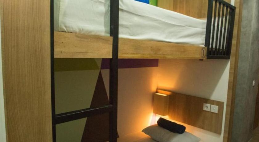 Reddoorz Holistic Pod Hostel, Kuta Bali