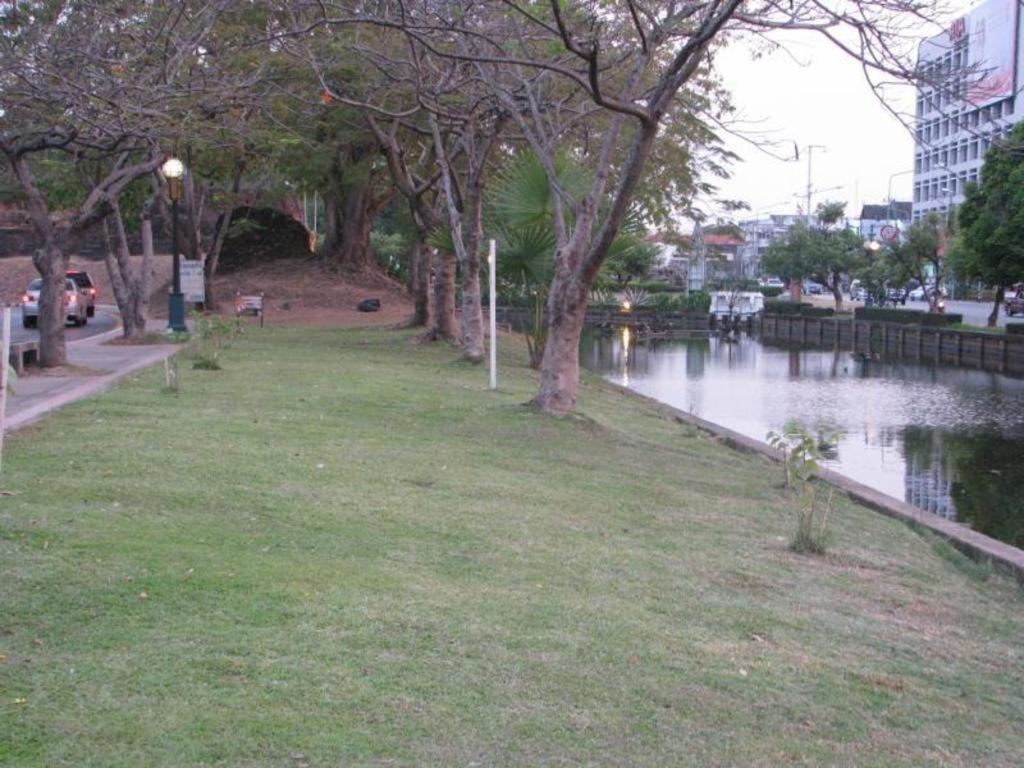 Near The Park Backpack House, Chiang Mai