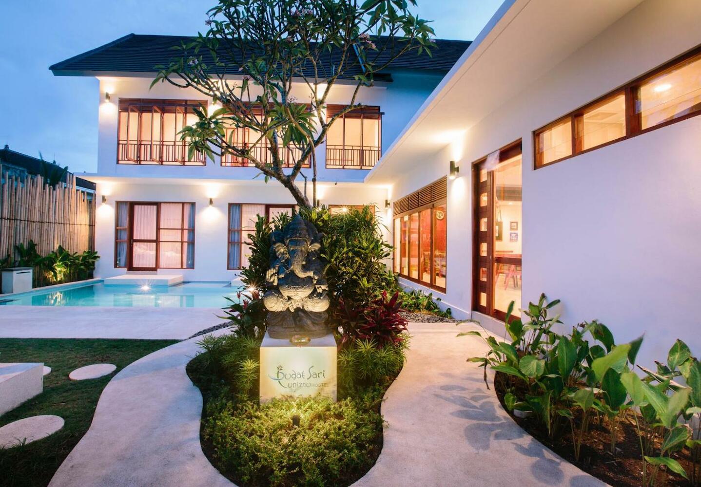 Pudak Sari Unizou Hostel, Kuta Bali