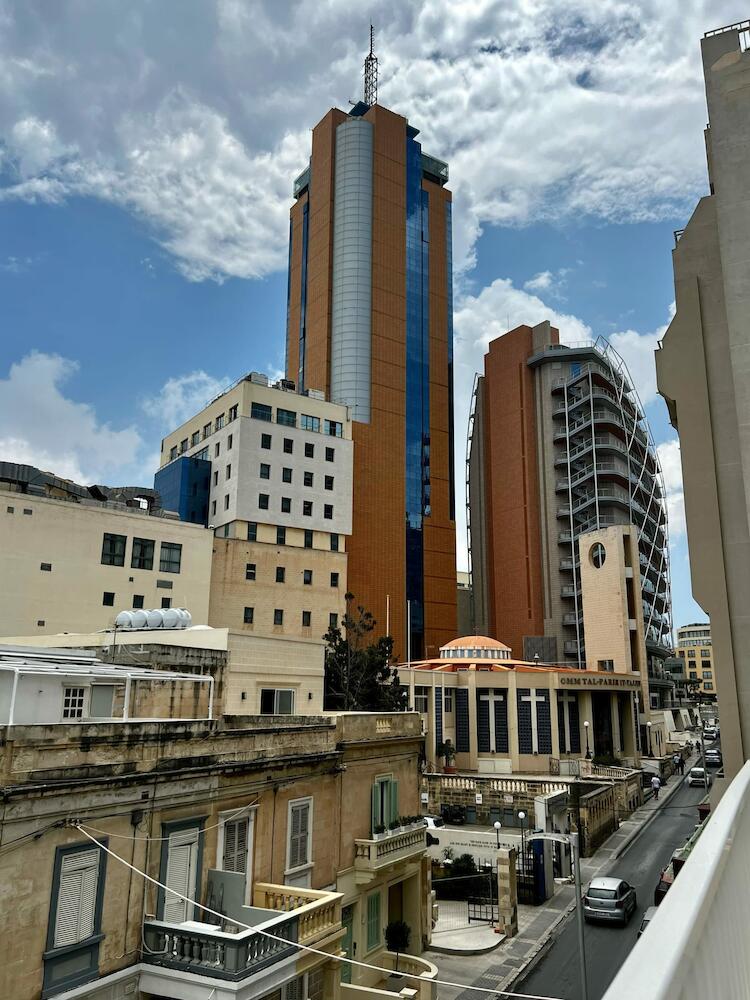 Bookarest Hostel Malta, St. Julian's