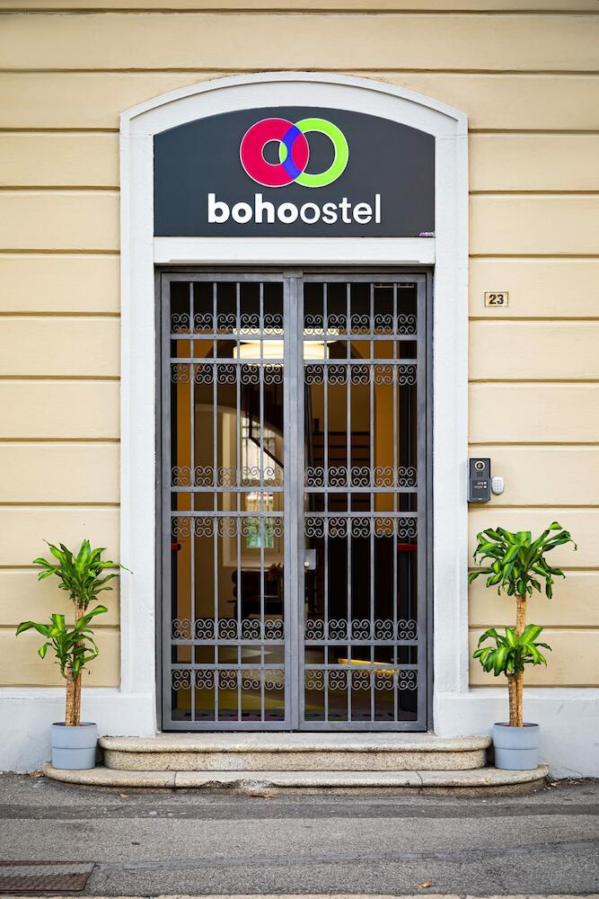 Bohoostel, Bologna