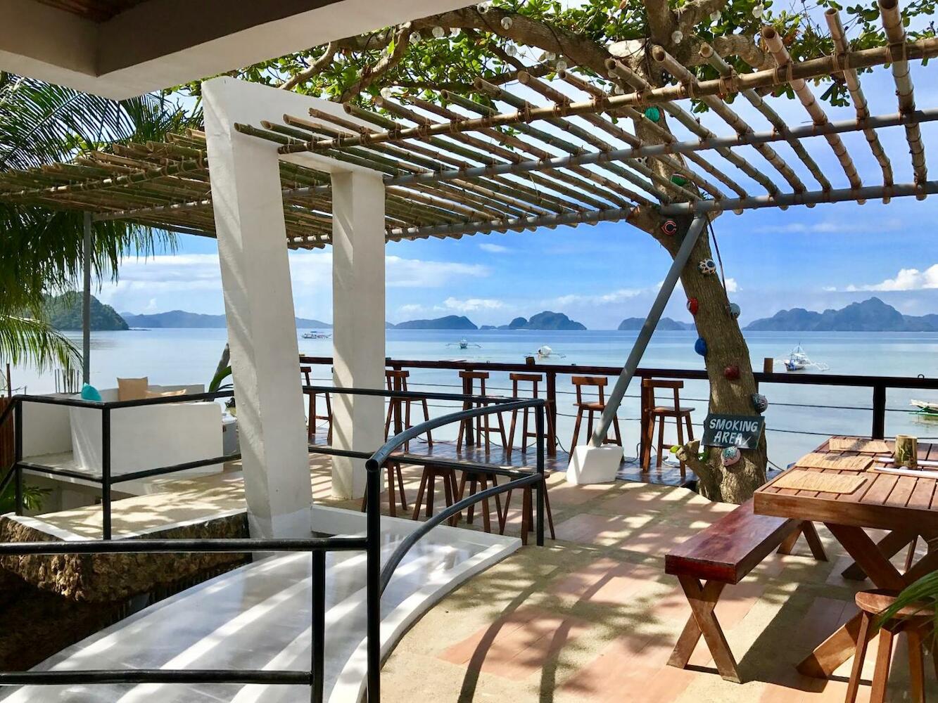 Outpost Beach Hostel, El Nido