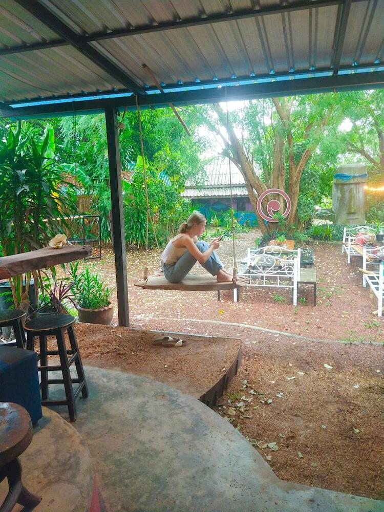 Moov Inn Garden Hostel, Koh Tao