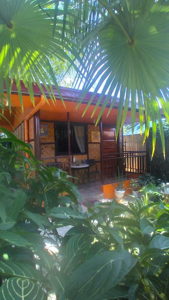 Adrianas Place Hostel Panglao, Panglao Island