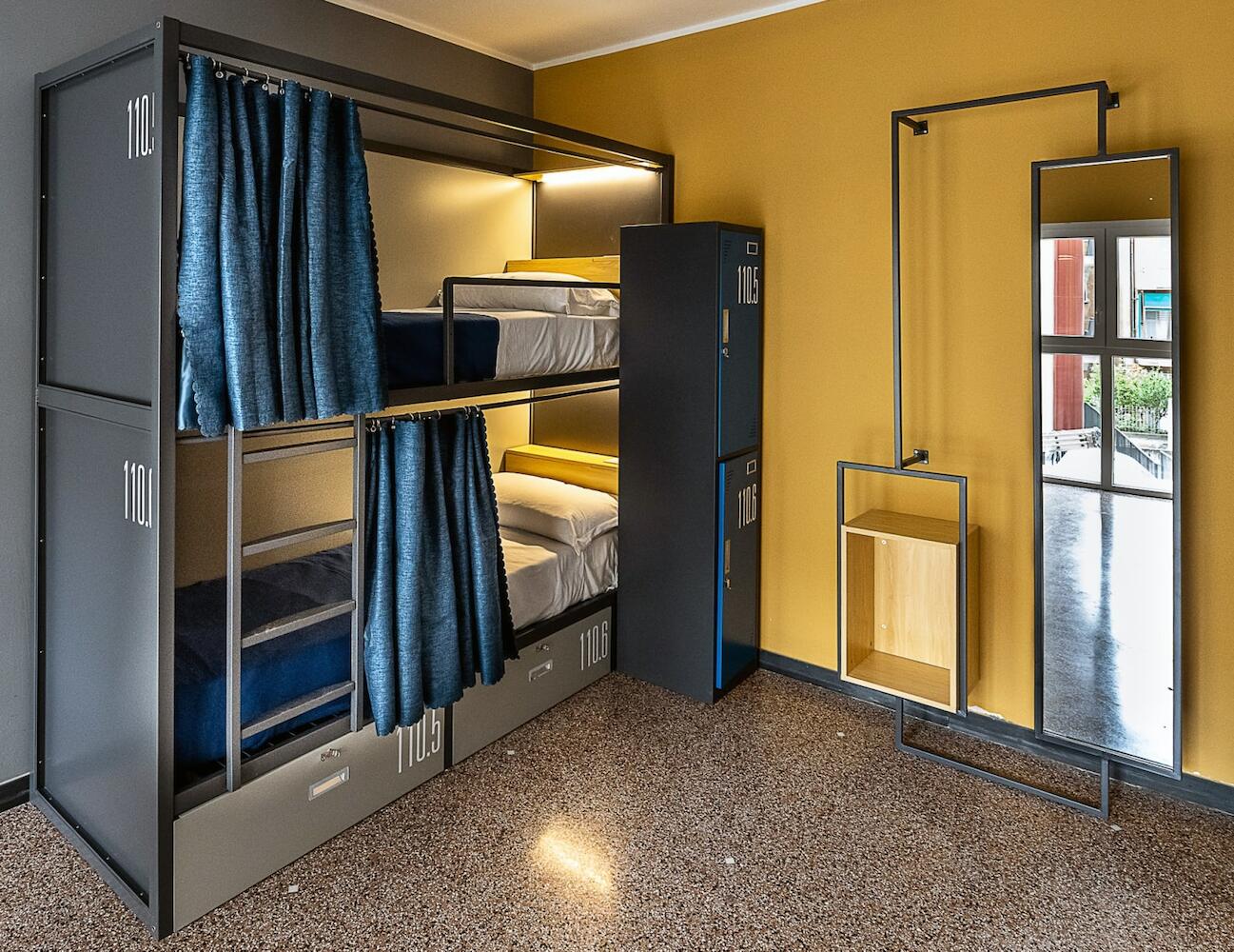 Marathon Hostel, Genoa