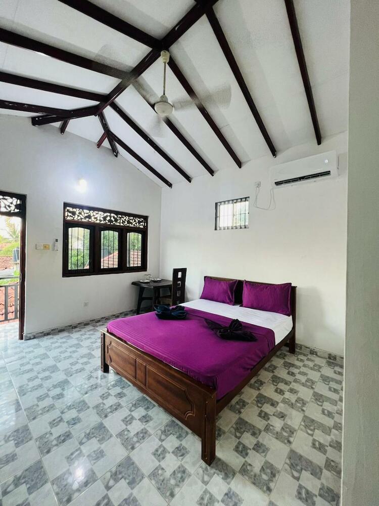 Honey Beach Hostel, Negombo