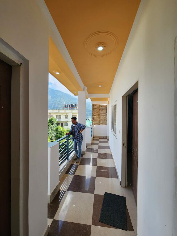 12 Monks Rishikesh Hostel, Rishikesh