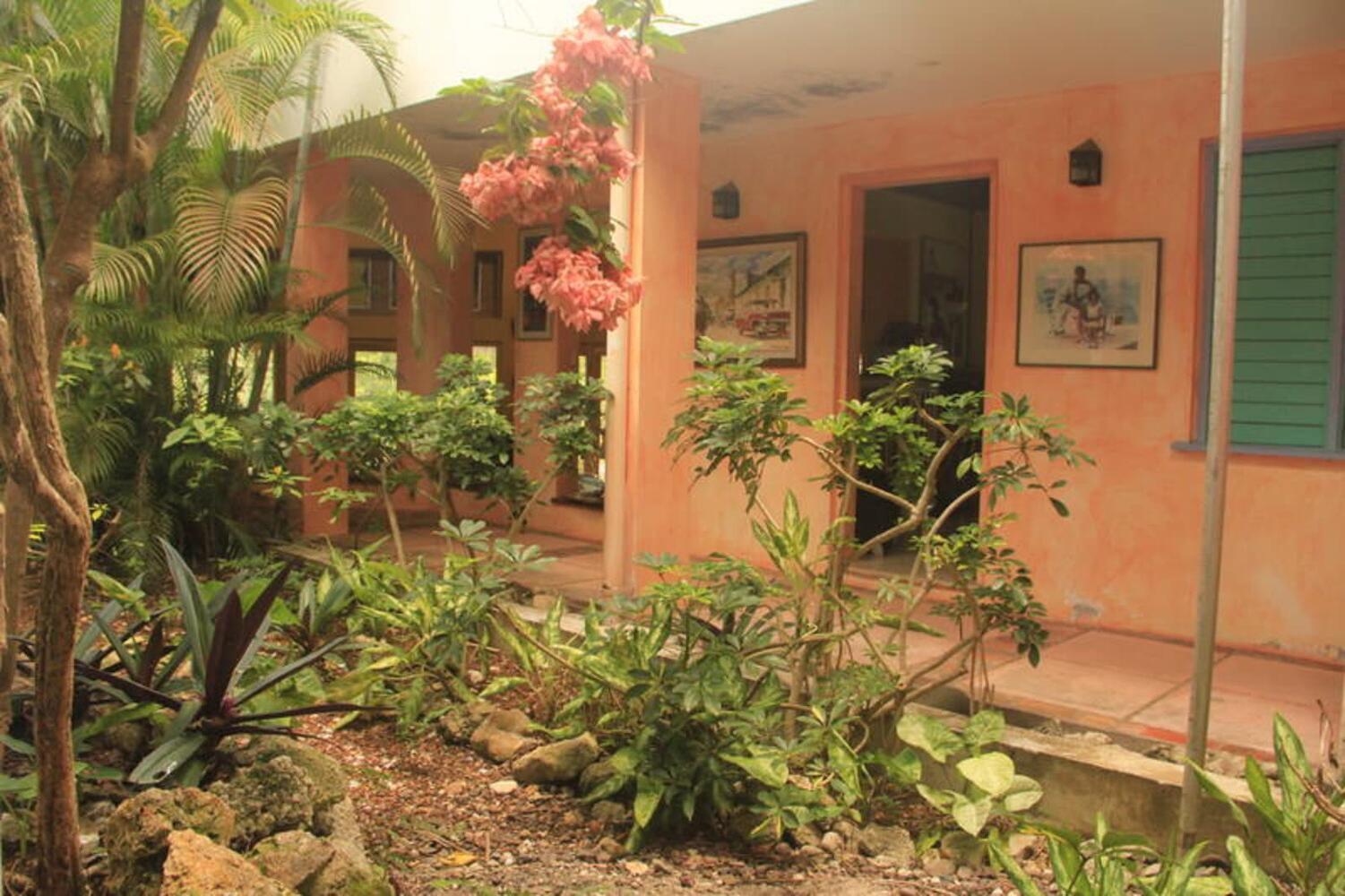 Cedar Ridge Lodging/Hostel, Montego Bay