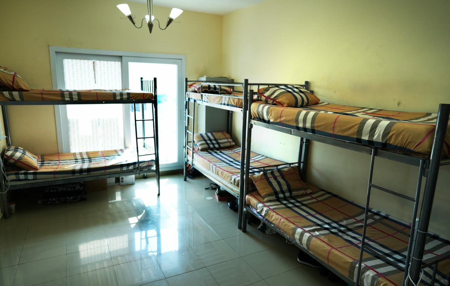 Top Stay- Backpackers For Ladies Only Near Burjuman Metro Station, Dubai