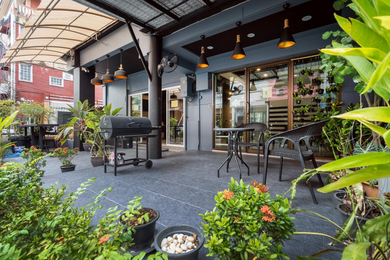 Black Pantera Hostel, Phuket City