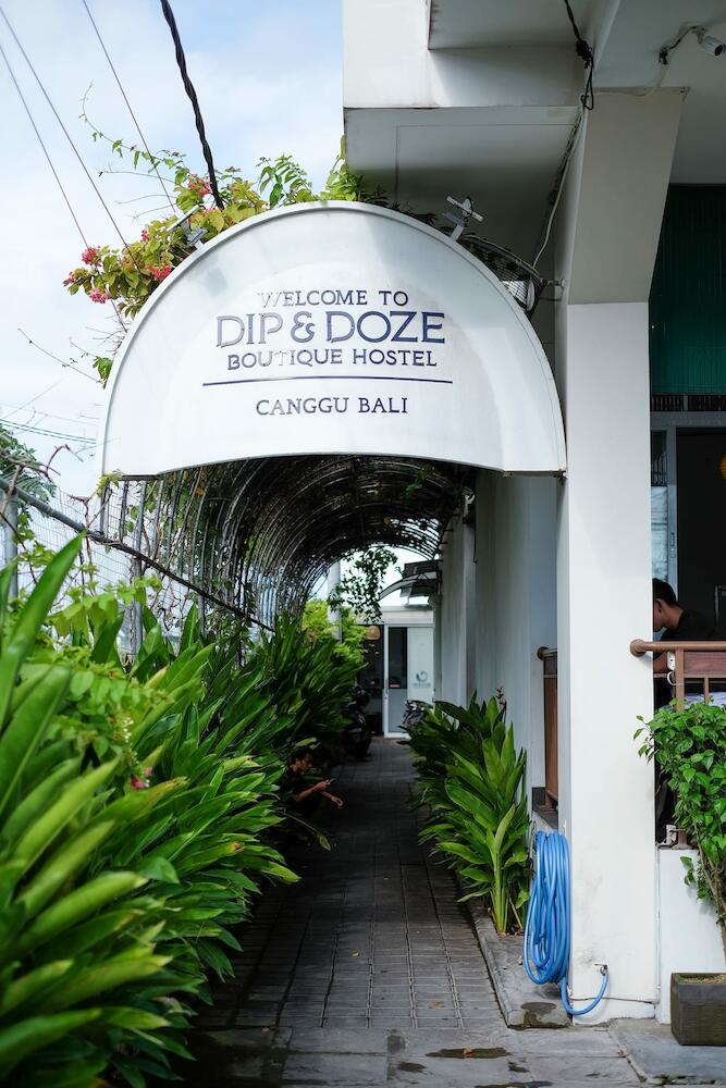 Dip & Doze Boutique Hostel, Canggu