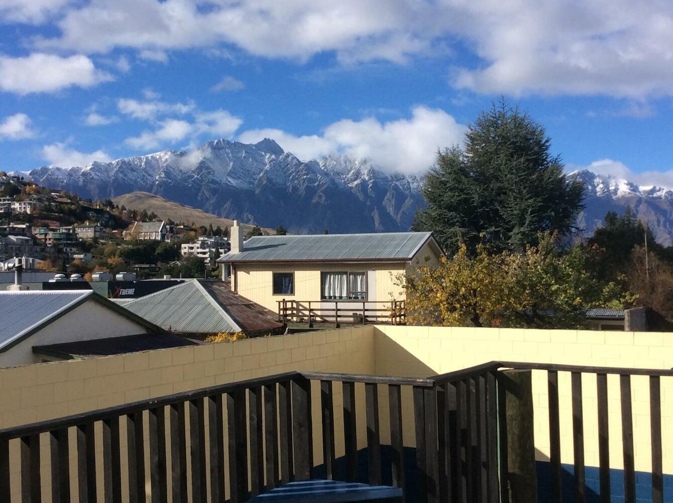 Sir Cedrics Southern Laughter Backpackers, Queenstown