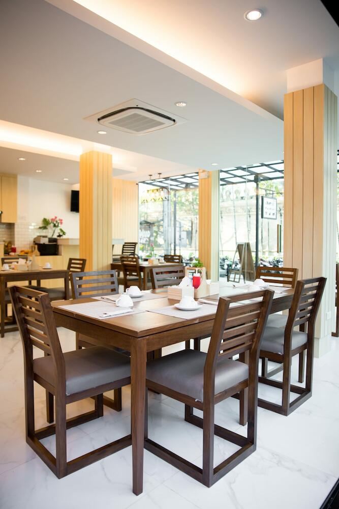 iNest Poshtel, Phuket Kata Beach