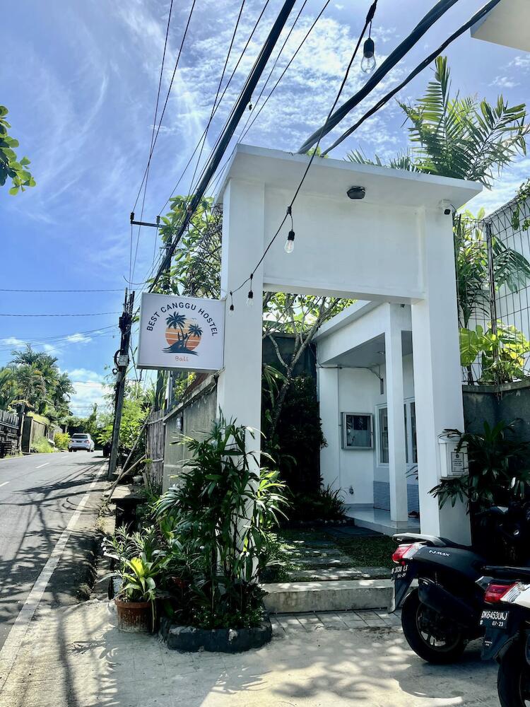 Best Canggu Hostel, Canggu