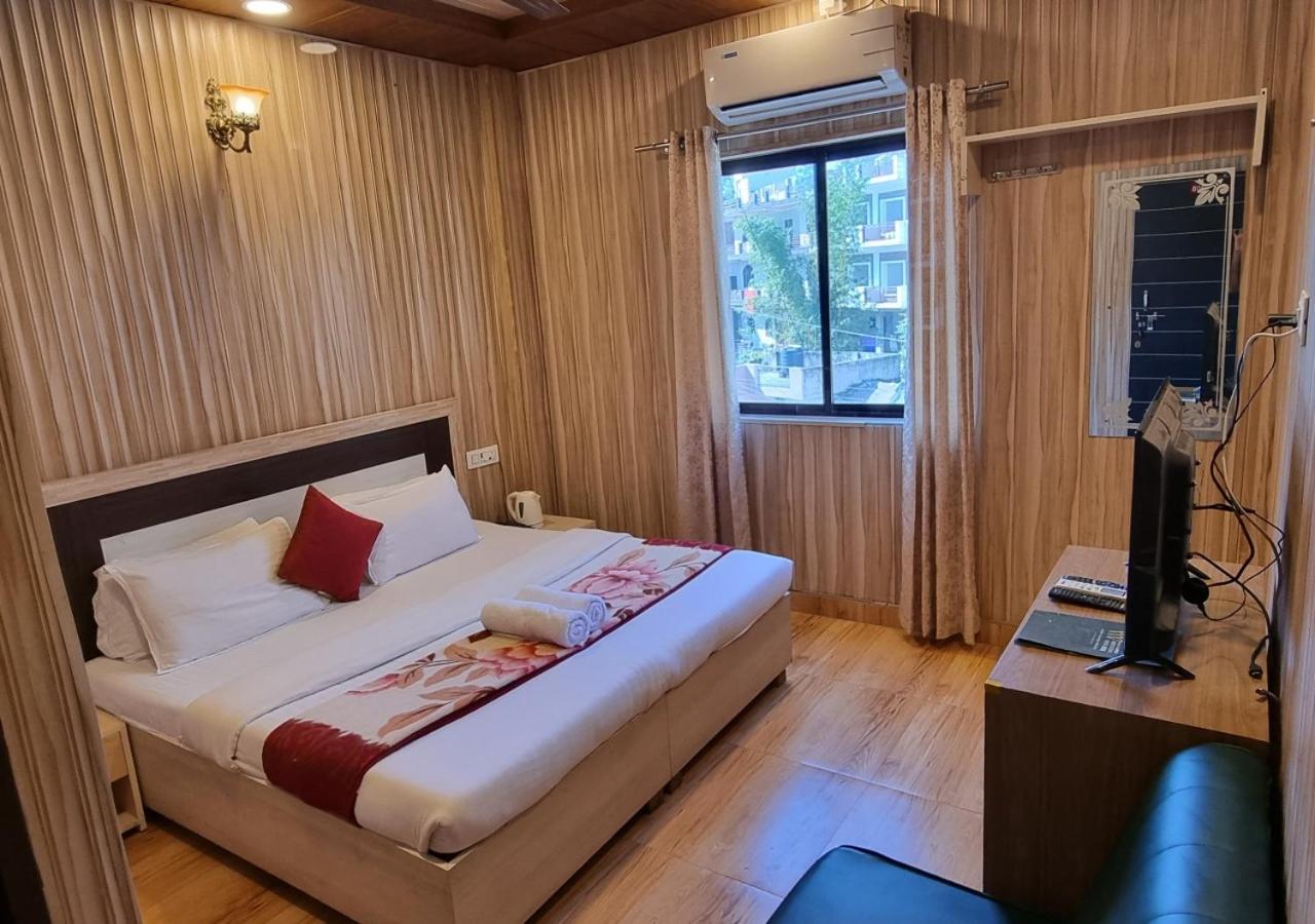 The Mountain View Hostel, Rishikesh