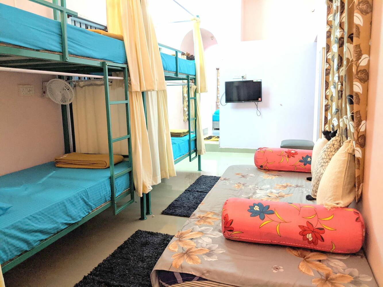 Aura Hostels, Pondicherry