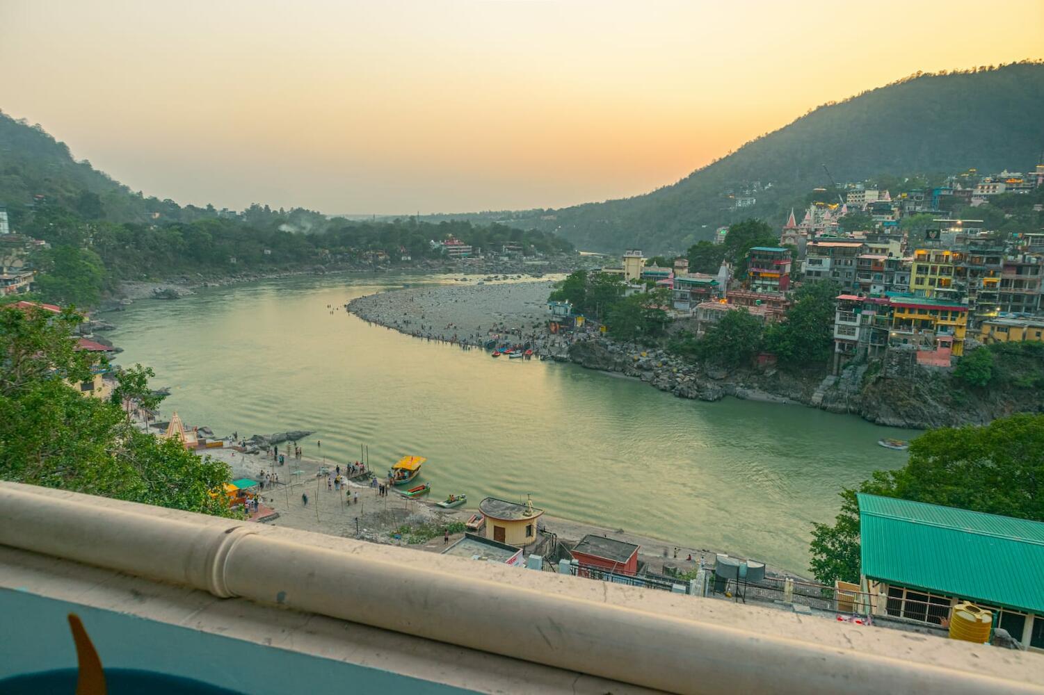 Madpackers Rishikesh Laxman Jhula, Rishikesh