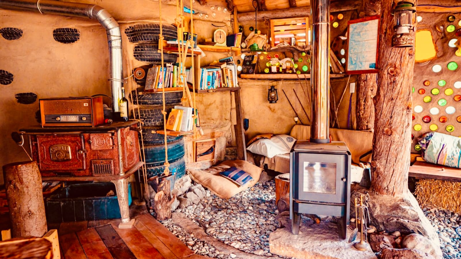 Earthship Patagonia Yoga Nature Retreat Centre, El Bolsón