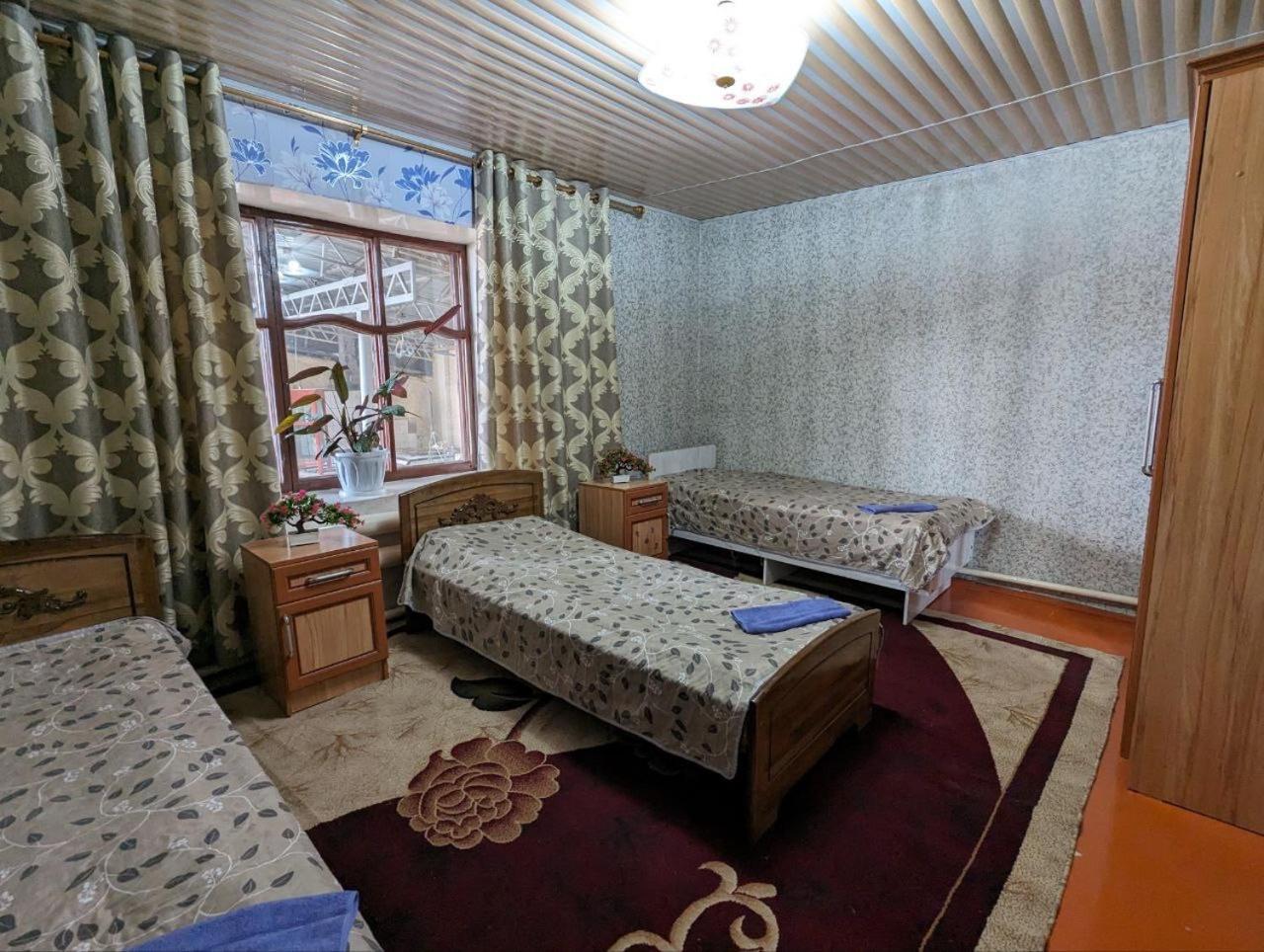 Olzho Hostel, Karakol