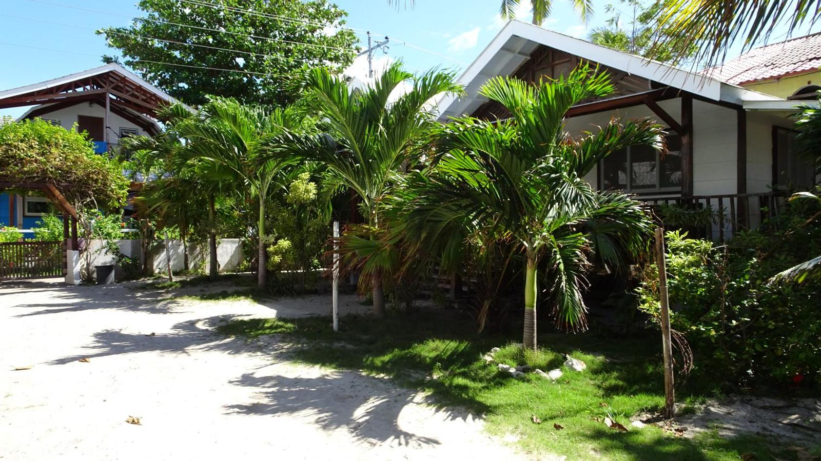 Threshershack Inn, Malapascua Island