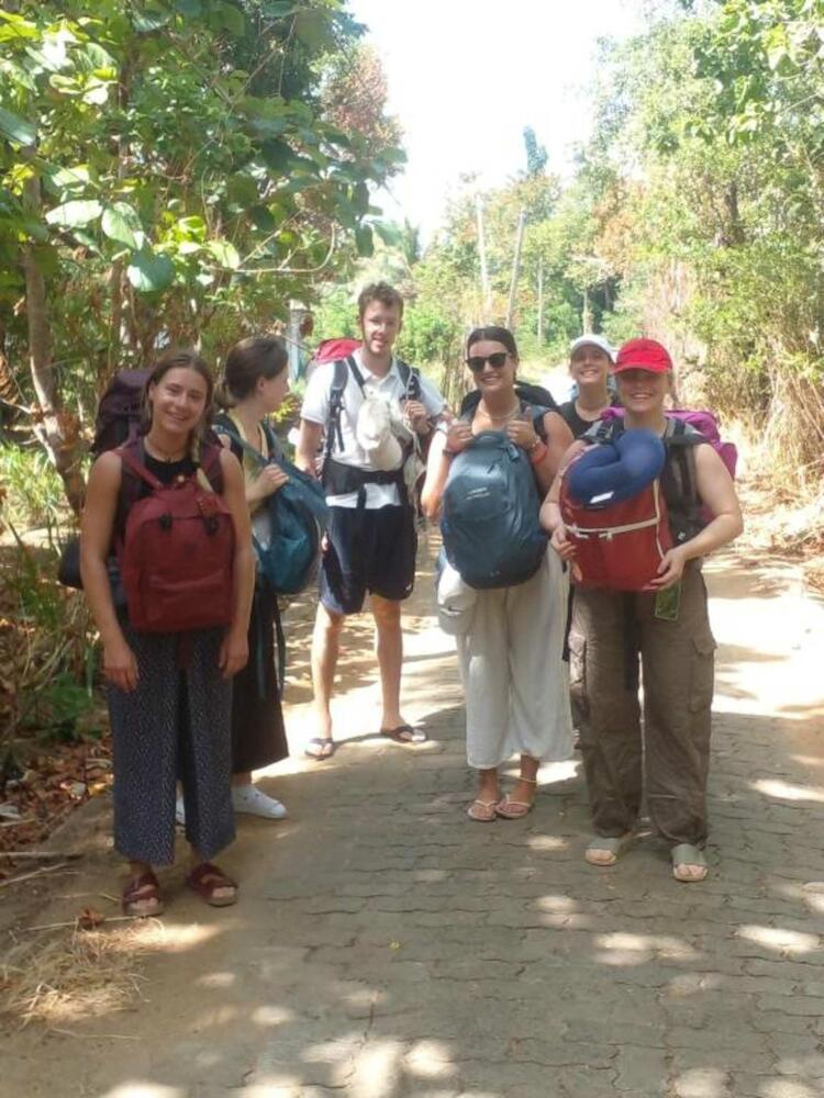 Backpackers Holiday Home & Cooking Class Lesson, Sigiriya