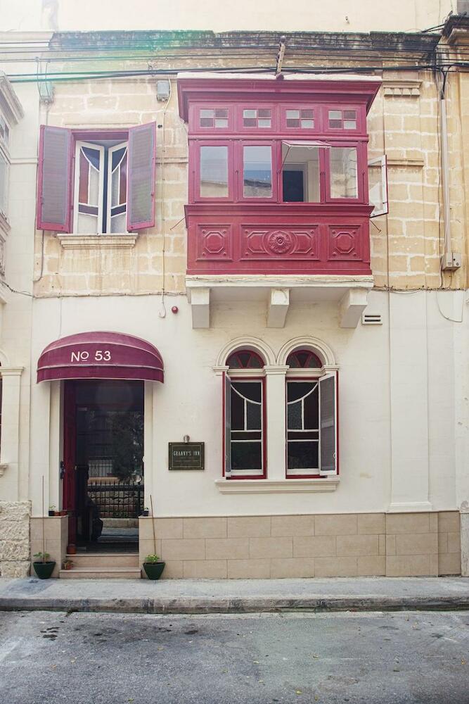 Granny's Inn Hostel, Sliema