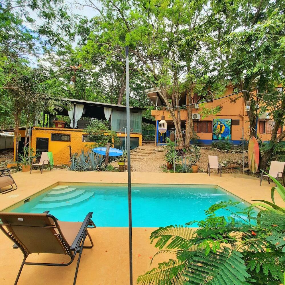 Casa Pura Vida Surf Hostel - Tamarindo Costa Rica, Tamarindo