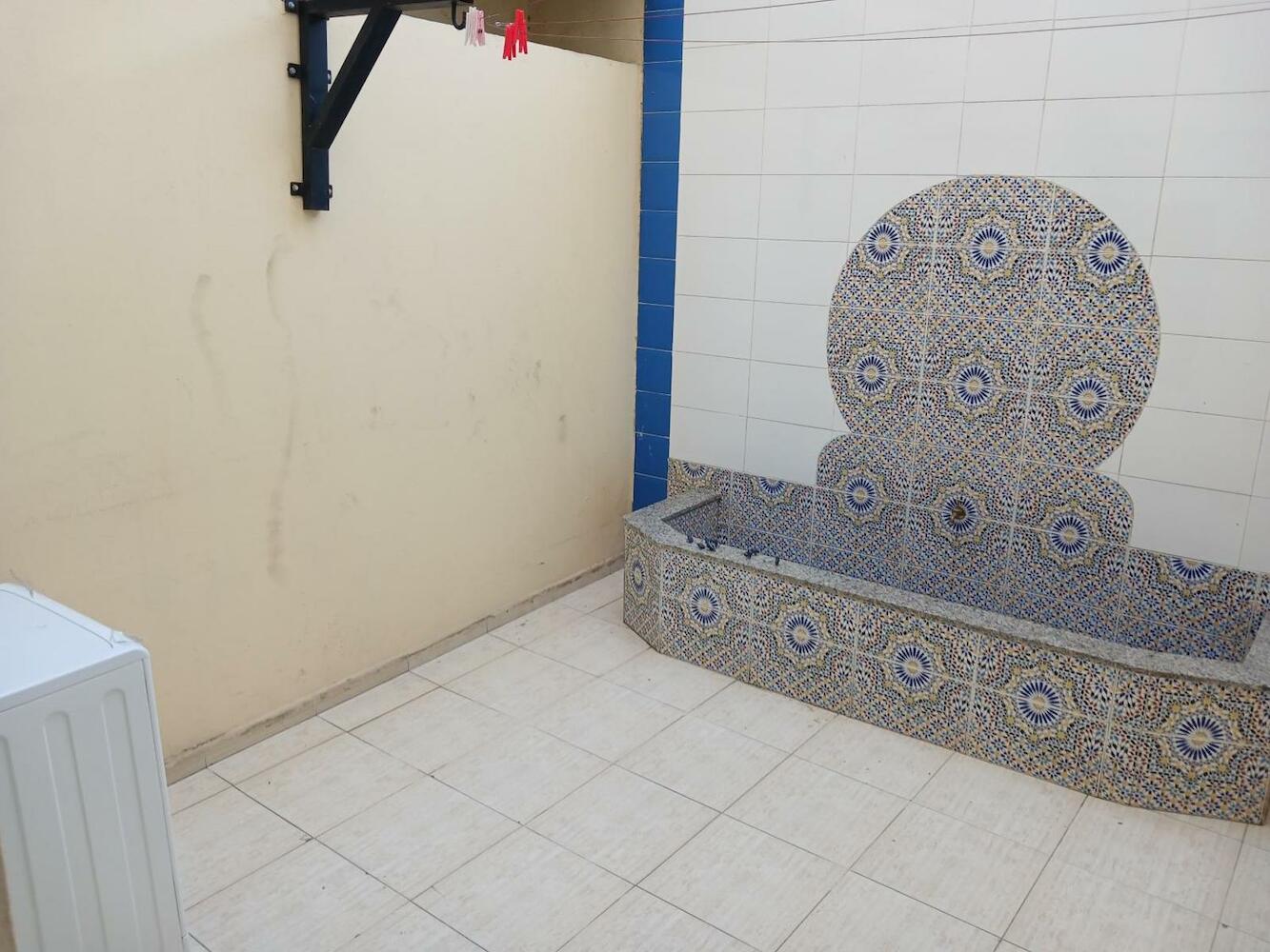 Chambre Privative Dans Un Appartement Partagé, Casablanca