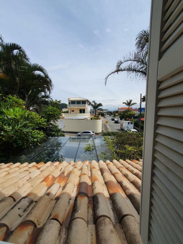 The Search House Beachfront Hostel, Florianópolis