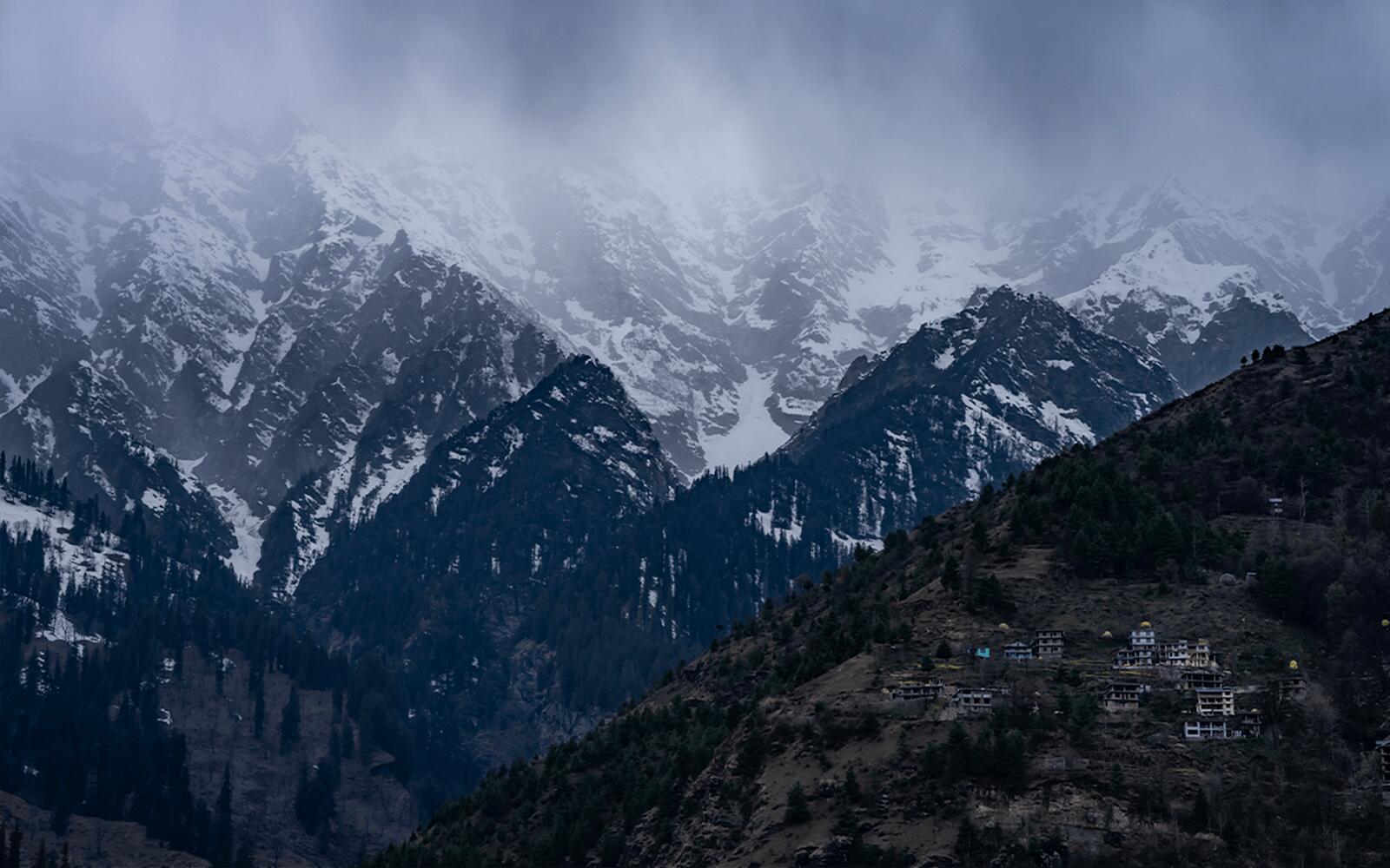 Moustache Manali, Manali