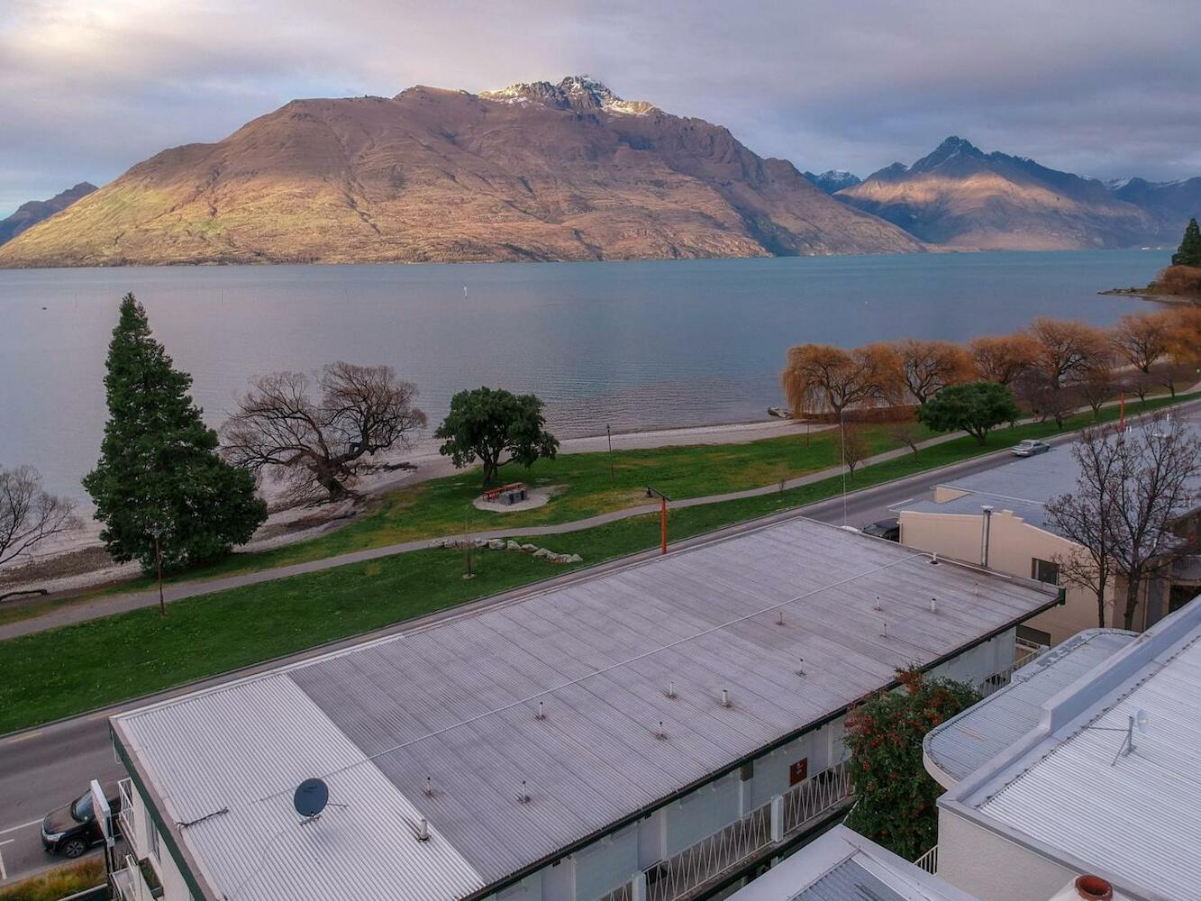 Lakeside Backpackers, Queenstown