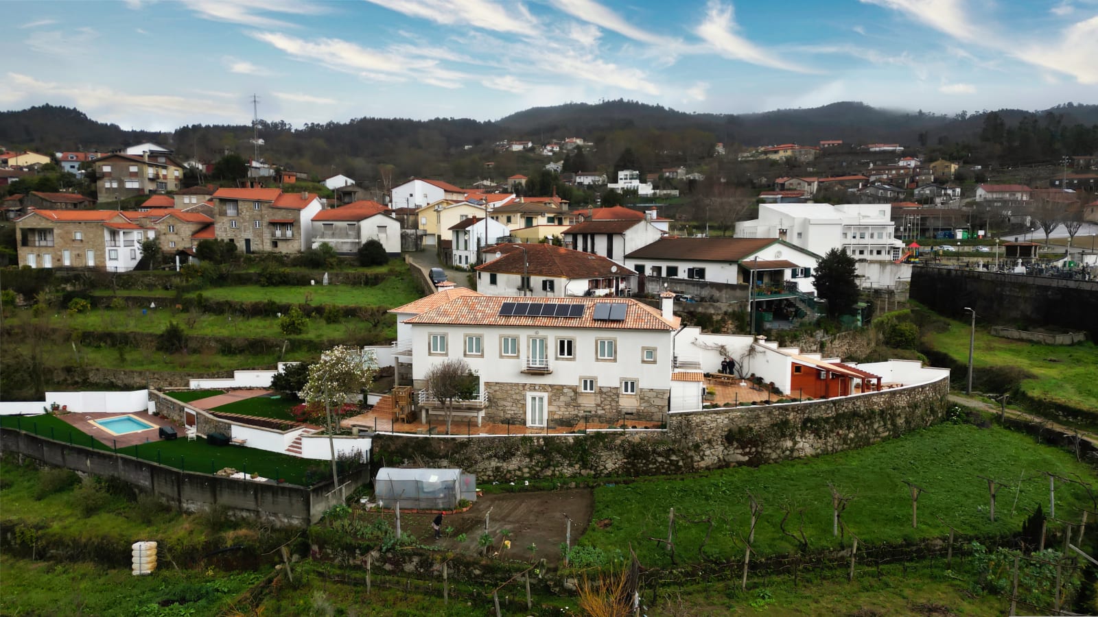 Coliving The Valley With Coworking Space Open 24-7, Porto