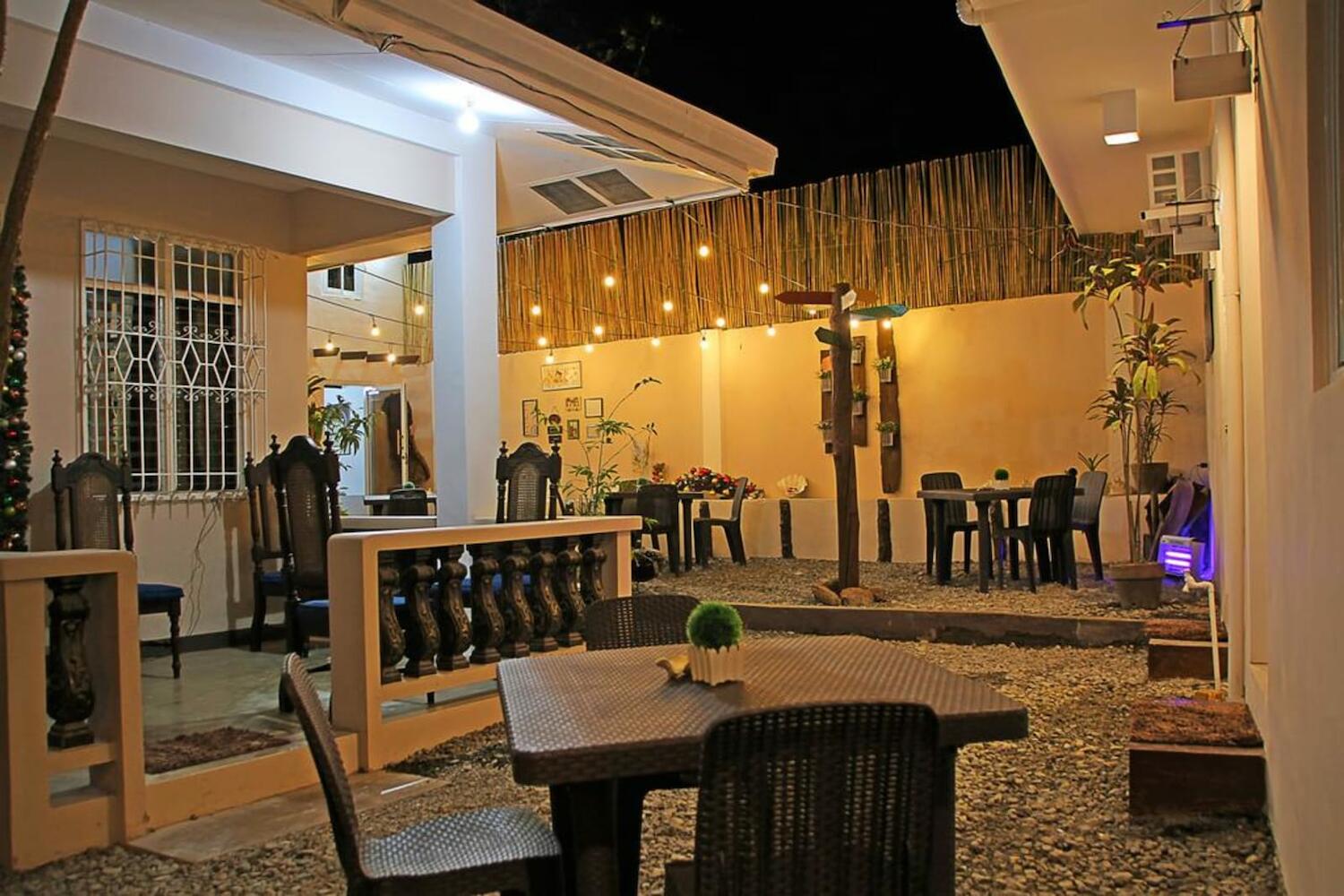 Prim Guest House, Coron