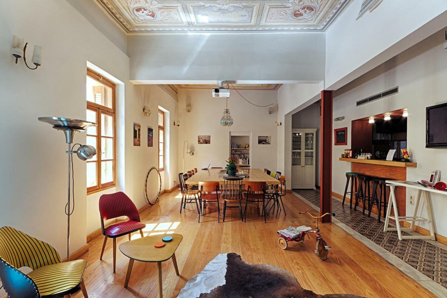 Private rooms for rent in Athens, Greece