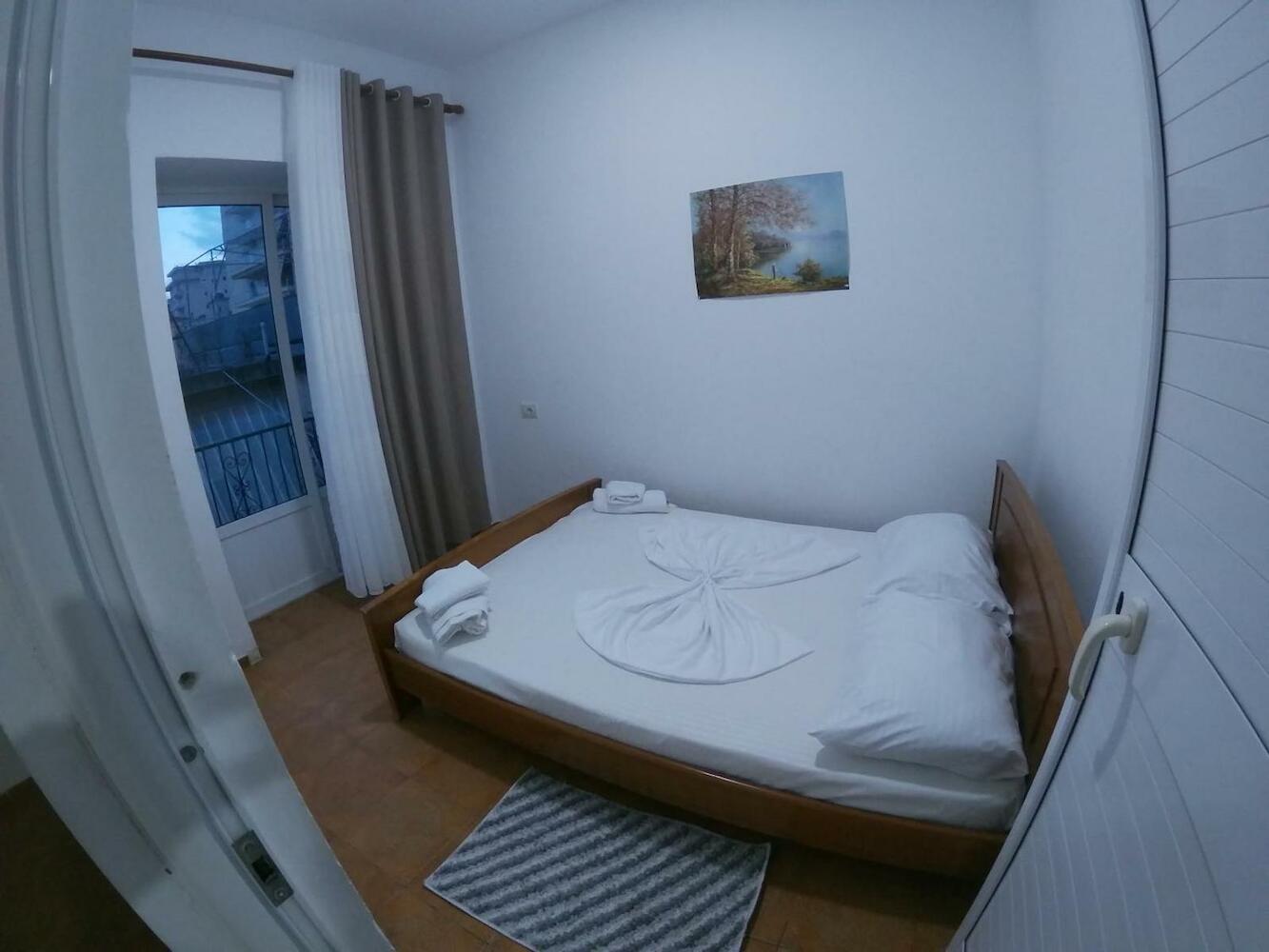 Hostel Sr, Sarandë