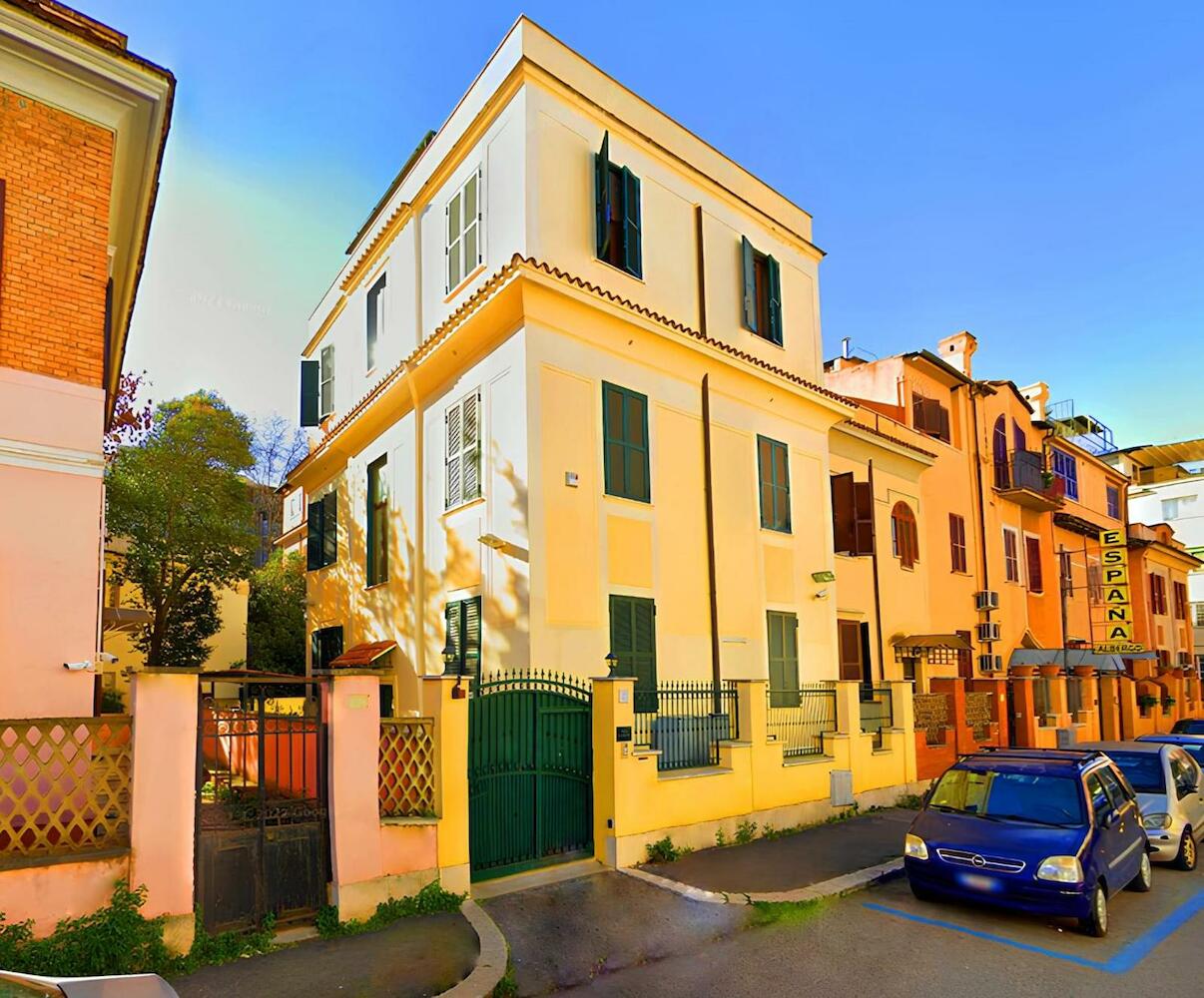 Villa Luzzatti Hostel, Rome