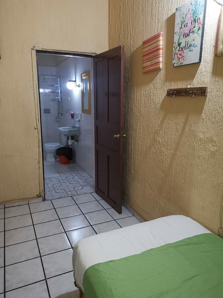 Hostal Guadalajara, Guadalajara