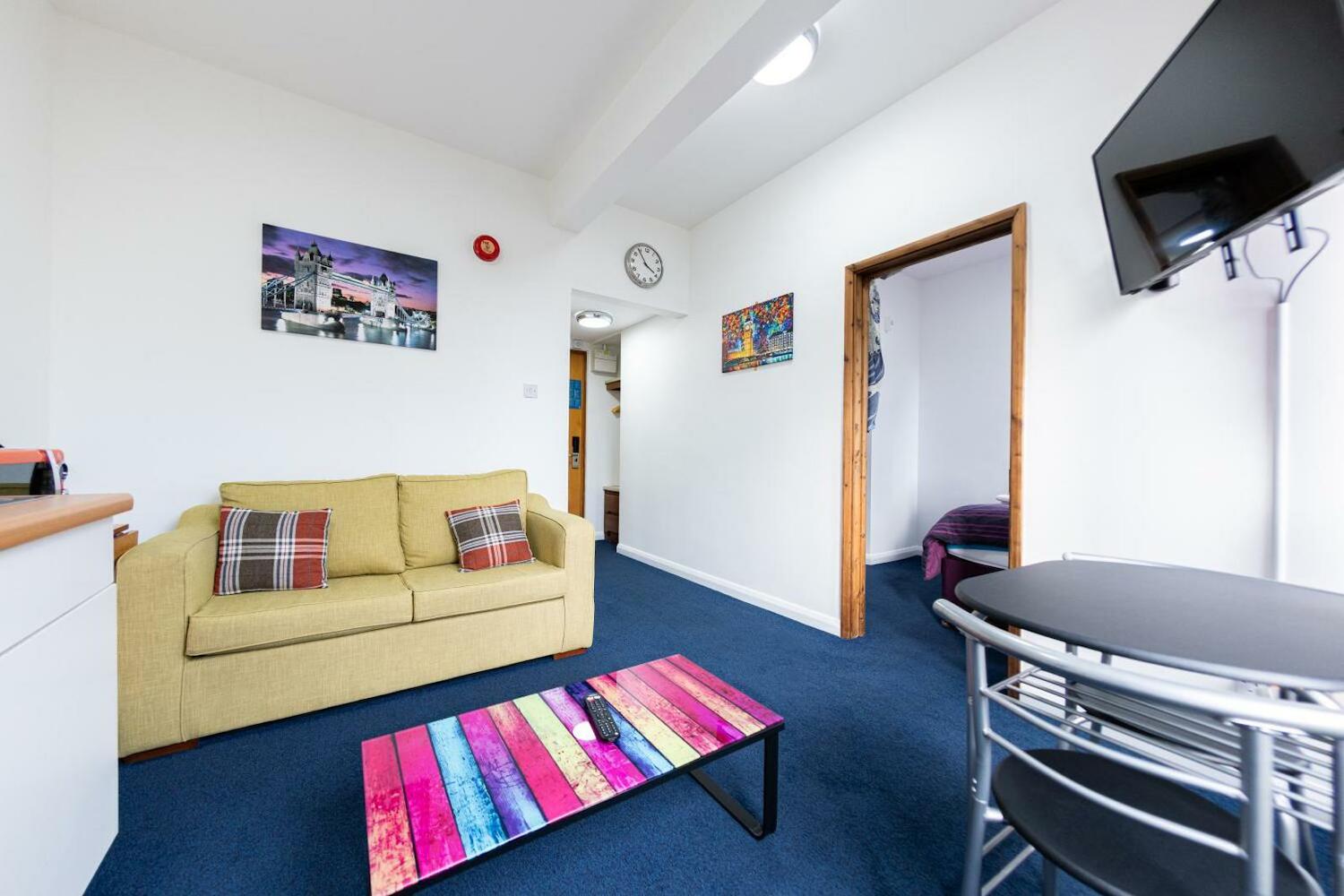 The 13 BEST Youth Hostels in London 2025 (with Prices)