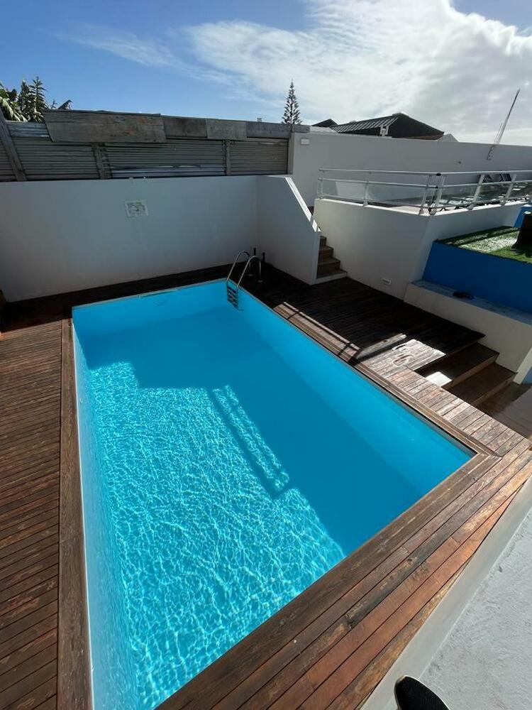 Hostel AzorAzul - Pool & Suite, Ponta Delgada