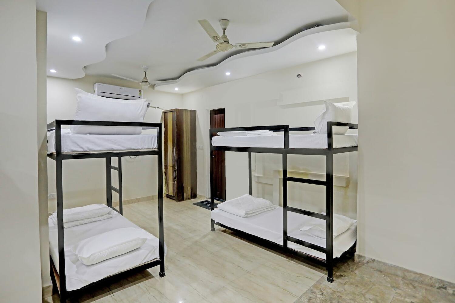 Hostel S B Guest House, New Delhi