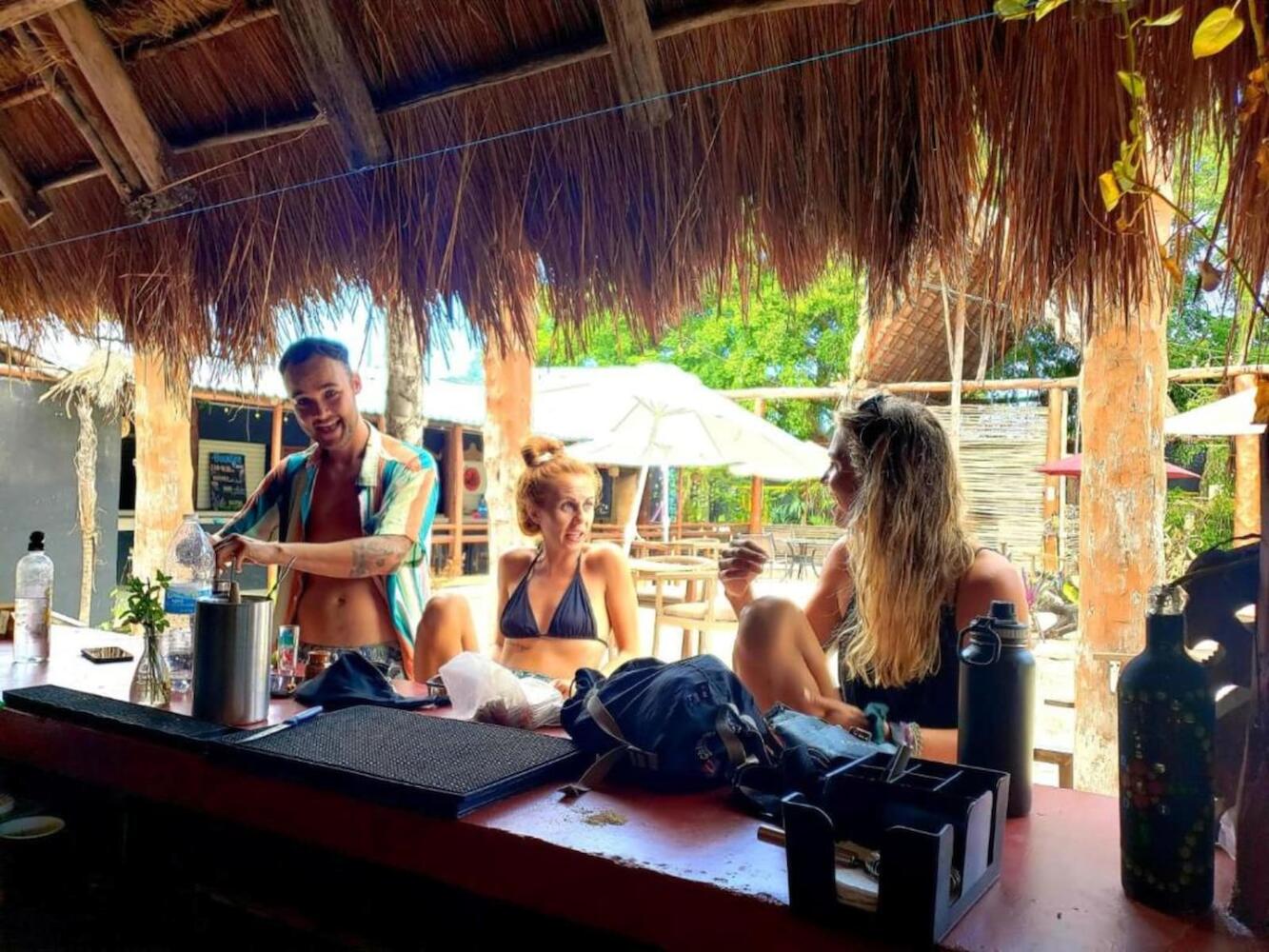 Open Bar Hostel, Tulum