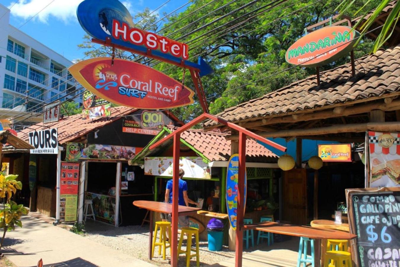 Coral Reef Surf Hostel & Camp, Tamarindo