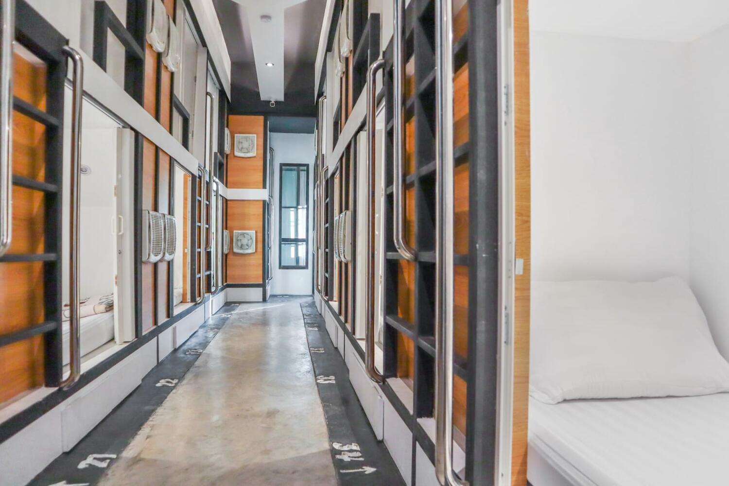 Sleepbox Hostel Suratthani, Surat Thani