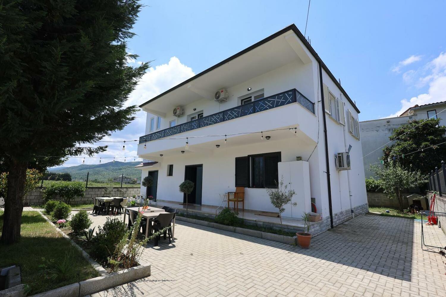 Baza Hostel, Berat