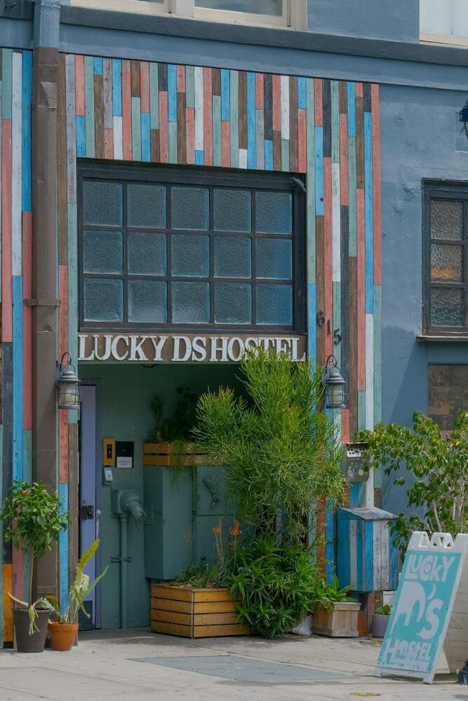 Lucky D's Hostel, San Diego