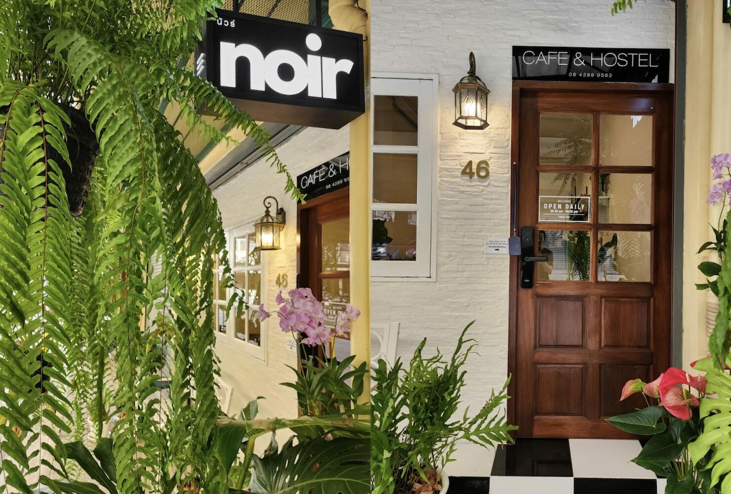 Noir Cafe & Hostel Chinatown, Bangkok