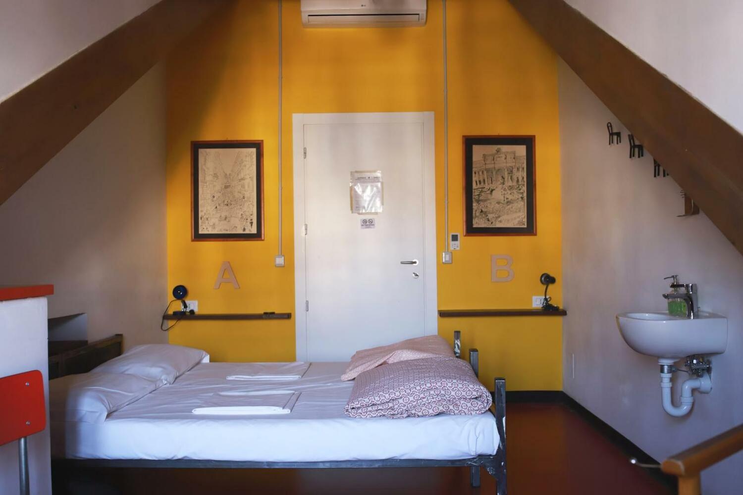 Attic Hostel Torino, Turin