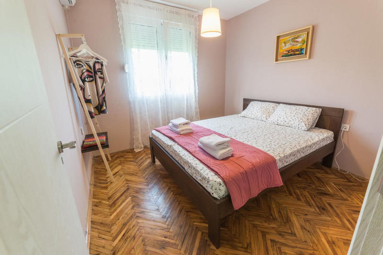 Hostel Q, Podgorica