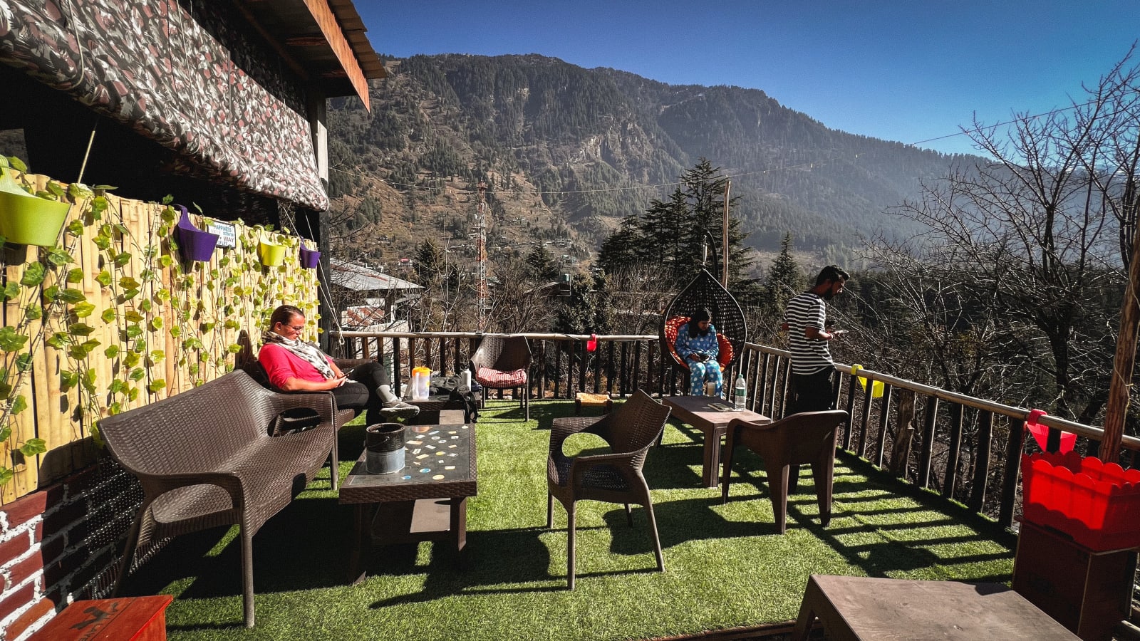 Roamate Hostel, Manali