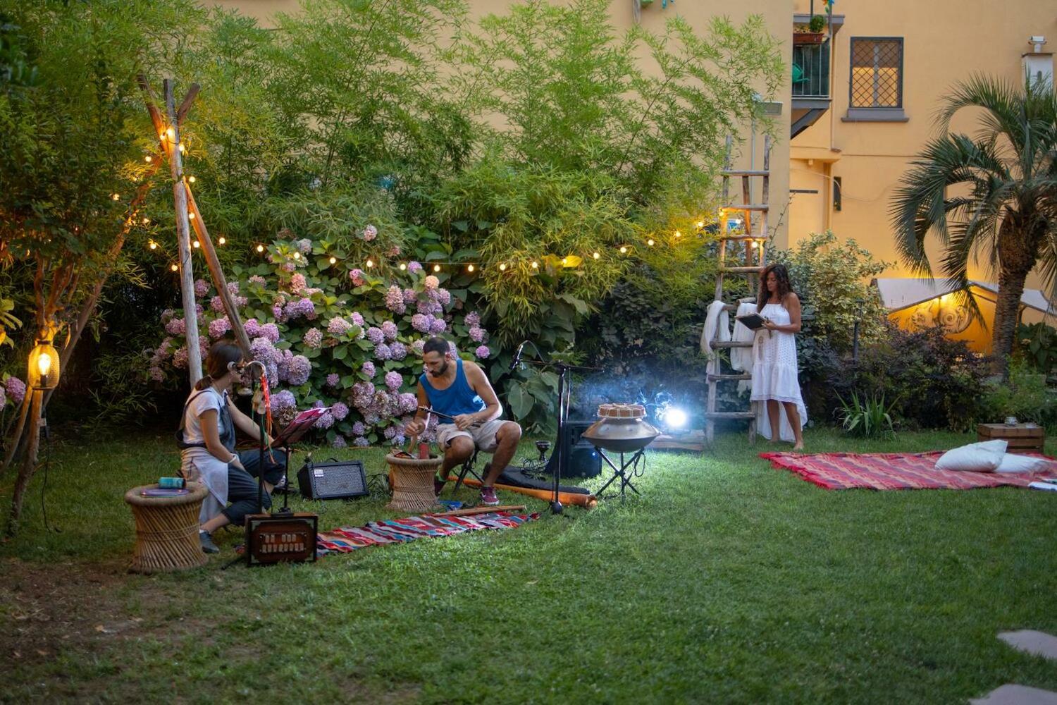 Hopestel Secret Garden, Naples